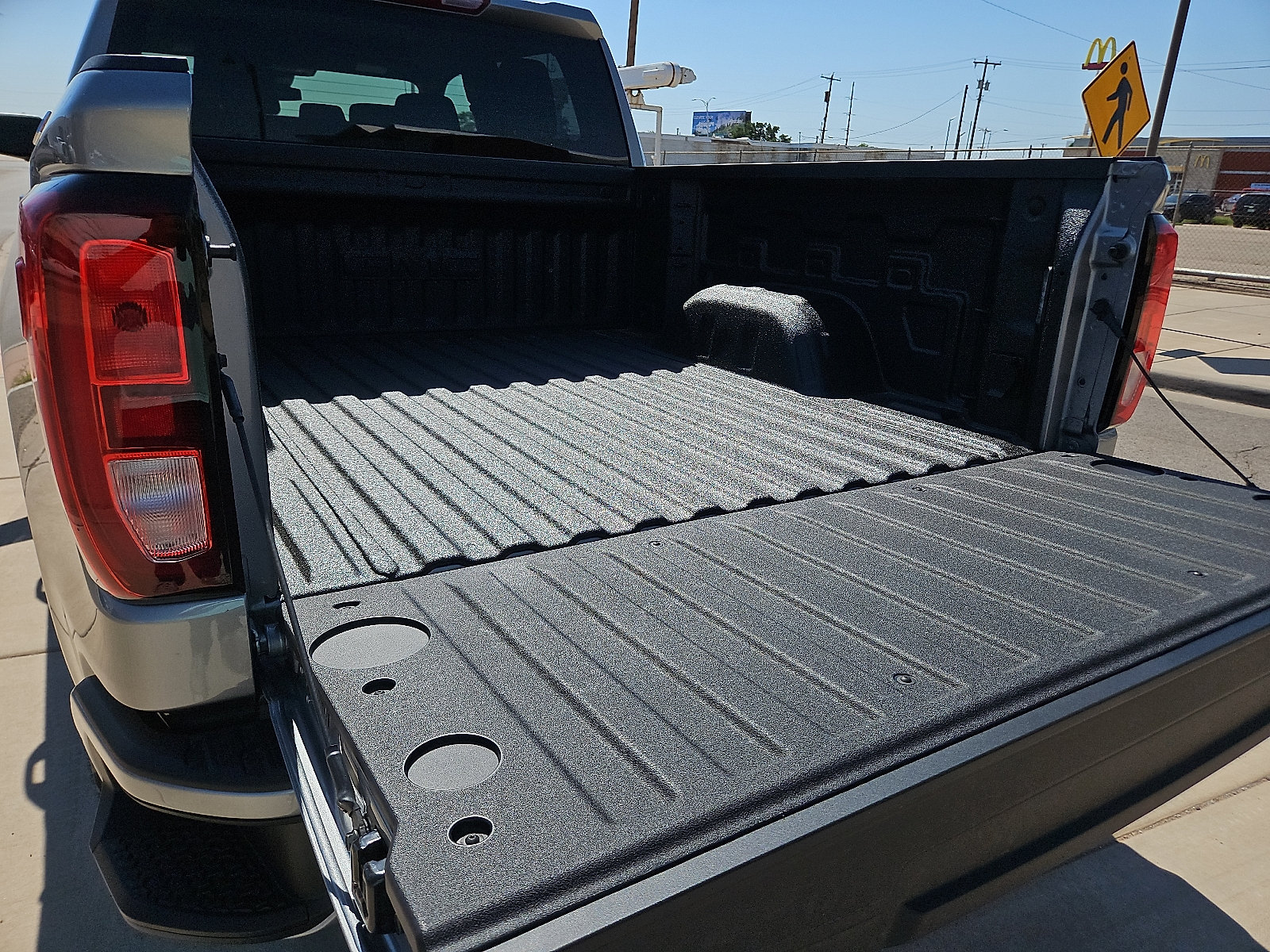 New 2026 GMC Sierra 1500 Elevation w/ Elevation Select Package AWD/4WD image 10