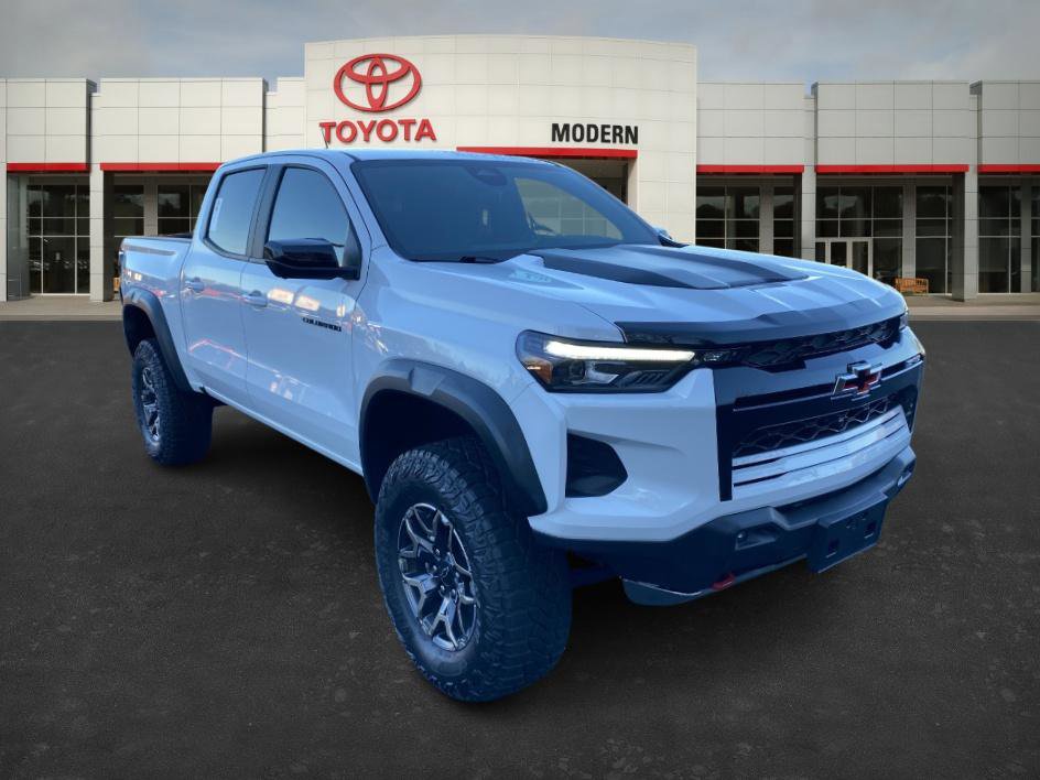 Used 2024 Chevrolet Colorado ZR2 w/ Technology Package image 3