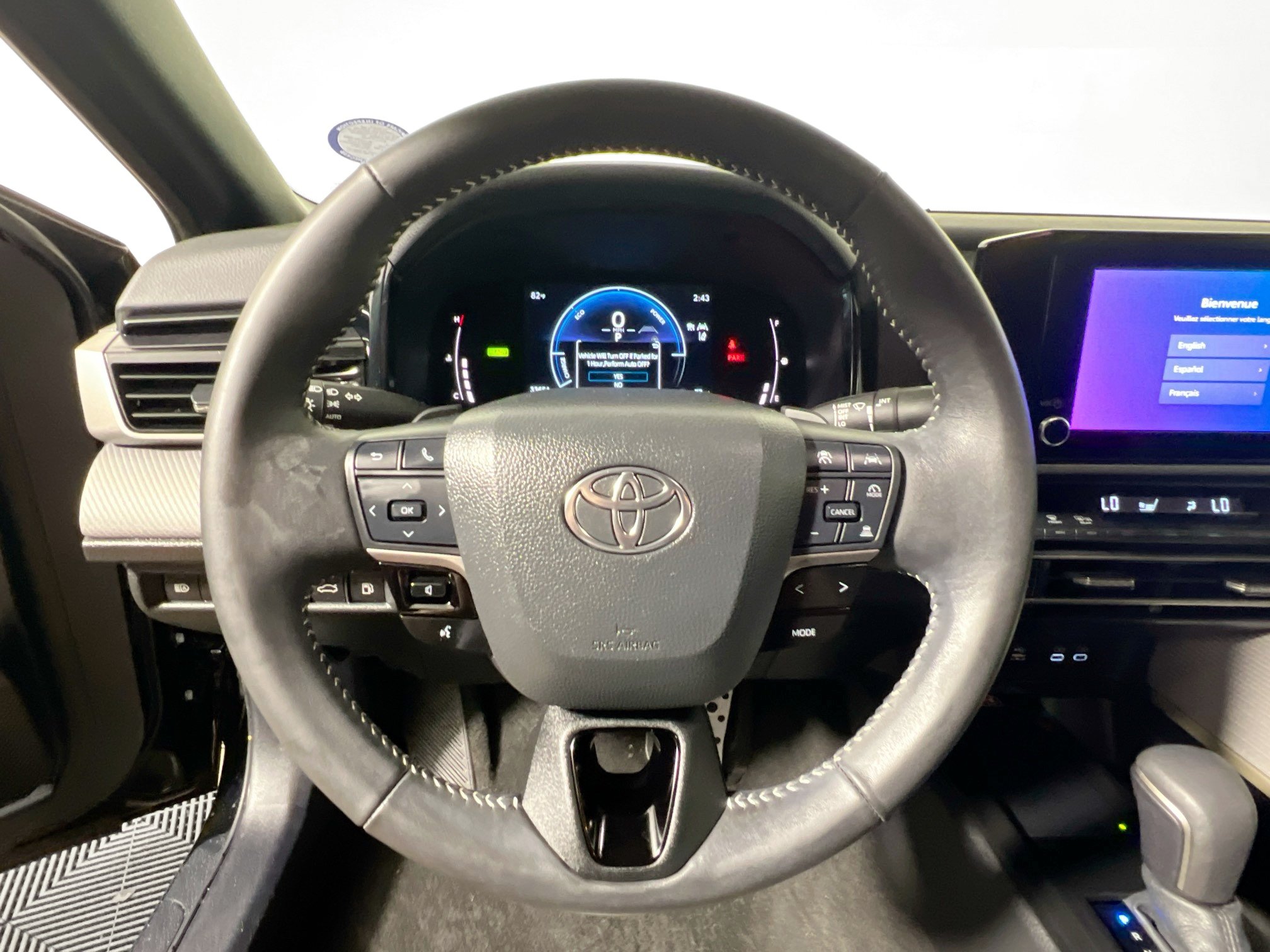 Used 2025 Toyota Camry SE w/ Convenience Package FWD image 17