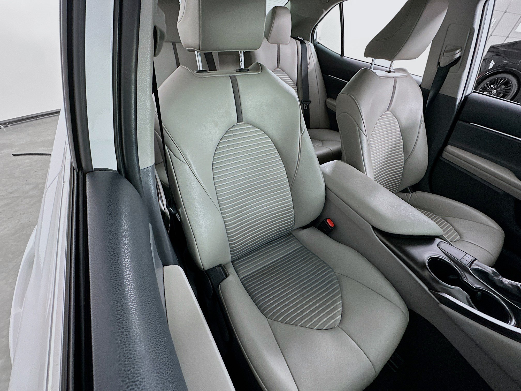 Certified 2023 Toyota Camry SE FWD image 25