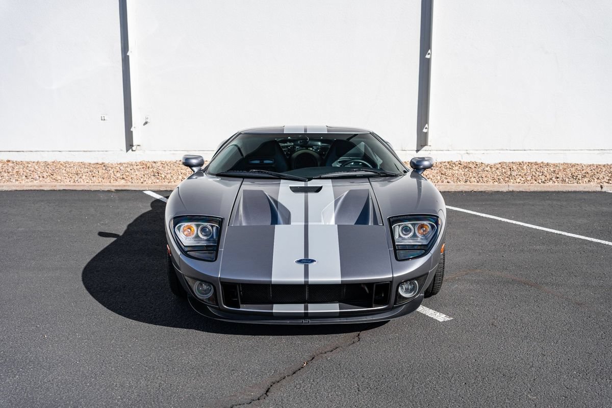 Used 2006 Ford GT RWD image 14