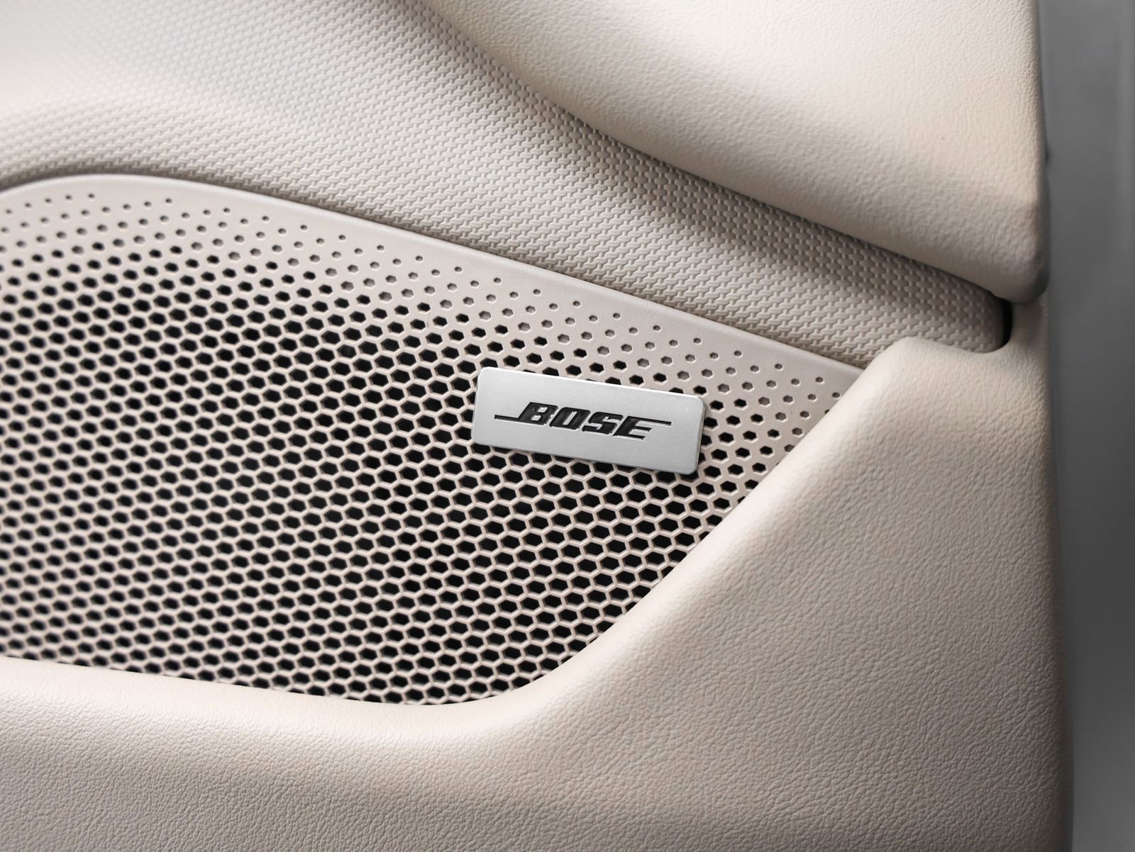 Certified 2021 Porsche Taycan image 36