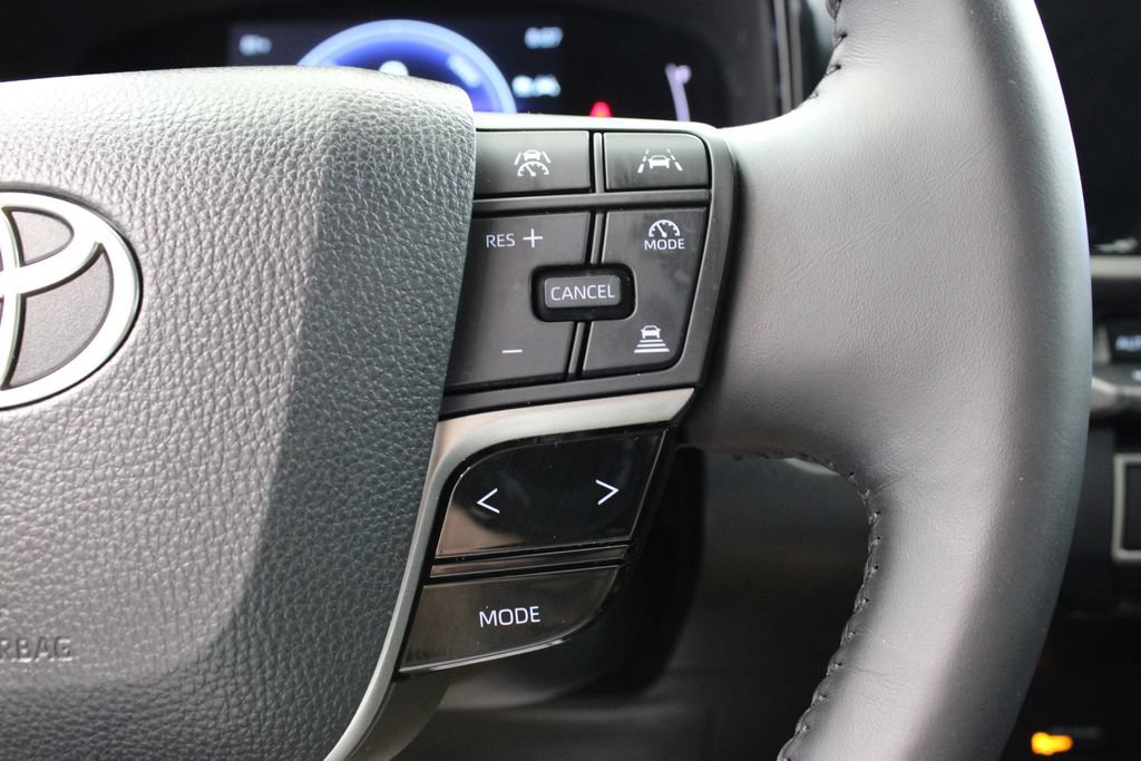 Used 2025 Toyota Camry LE w/ Convenience Package FWD image 26