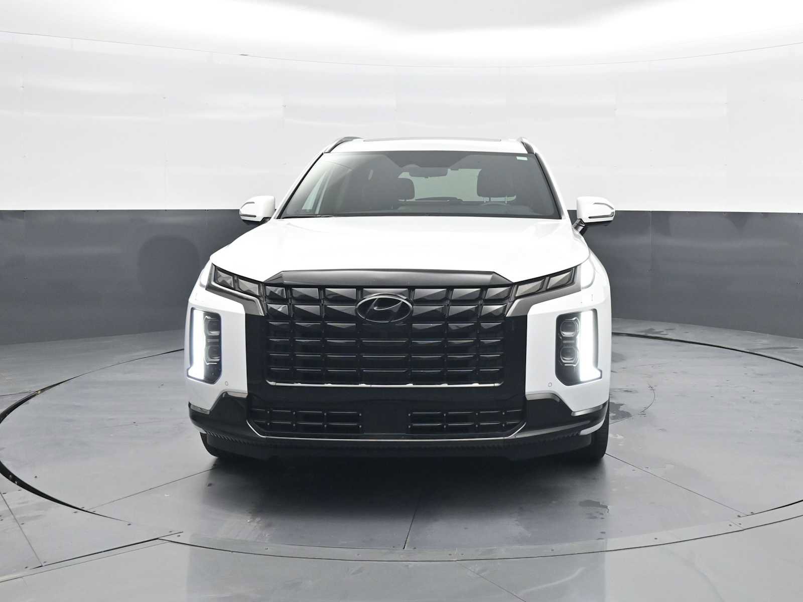 Used 2025 Hyundai Palisade Calligraphy image 3