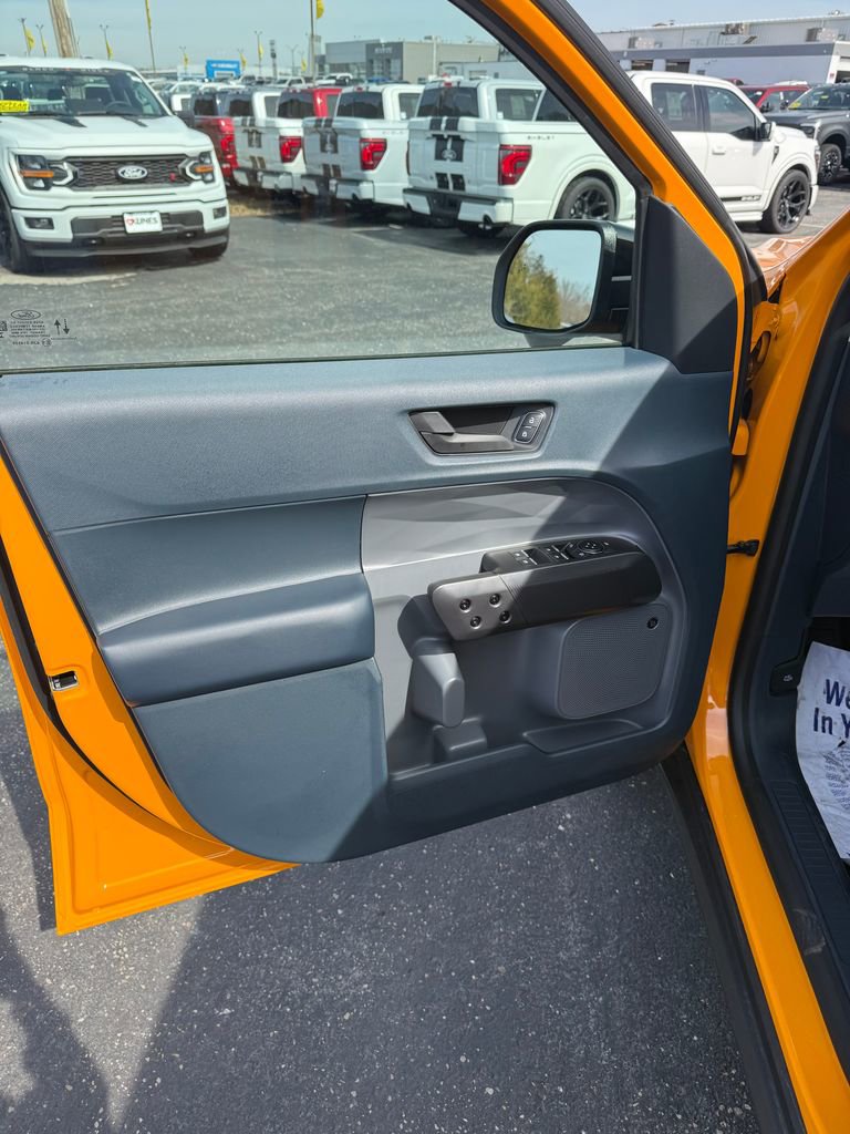 New 2026 Ford Maverick Lariat w/ Black Appearance Package image 11