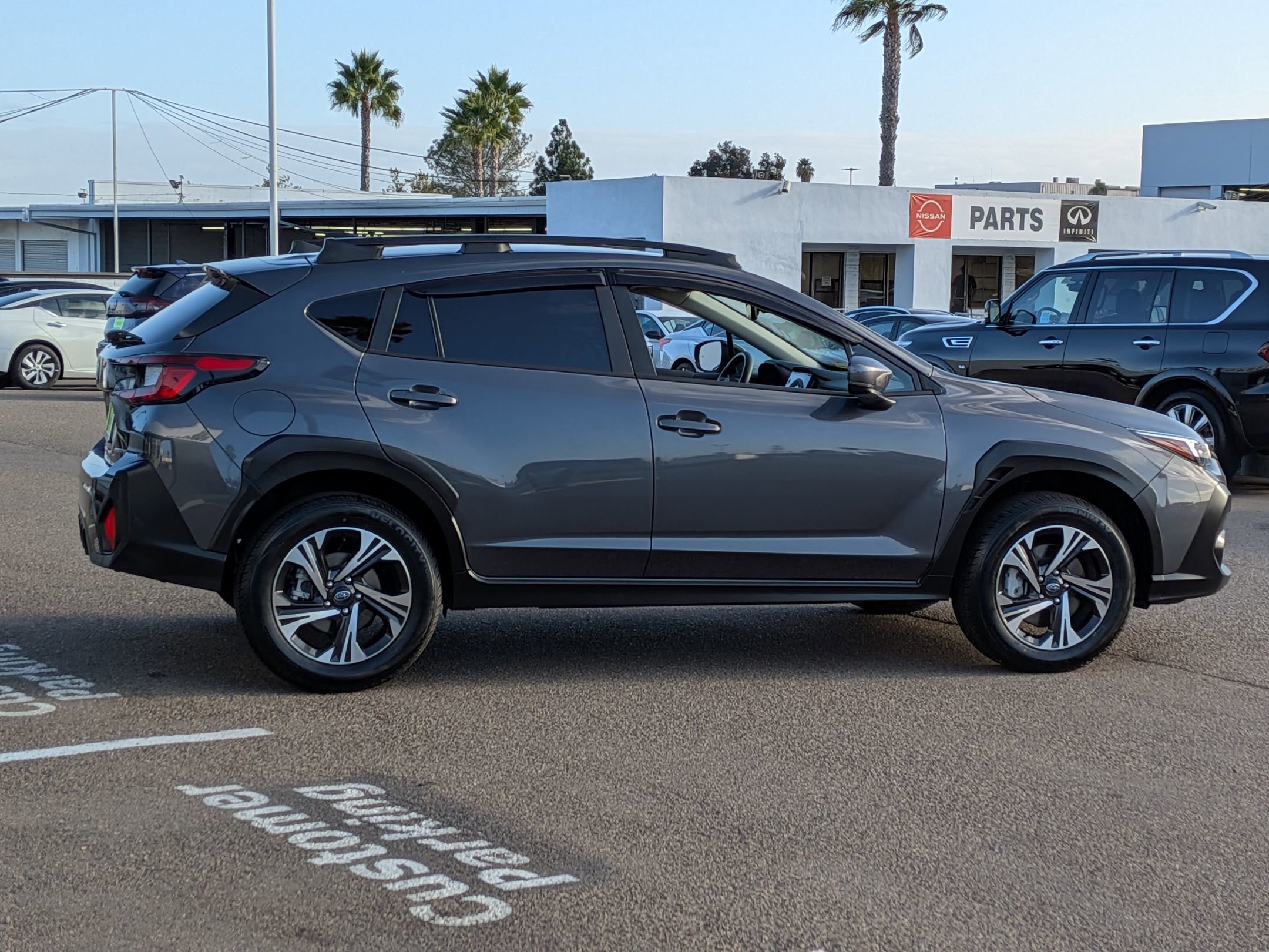 Used 2024 Subaru Crosstrek 2.0i Premium w/ Crosstrek Mirror Package image 7