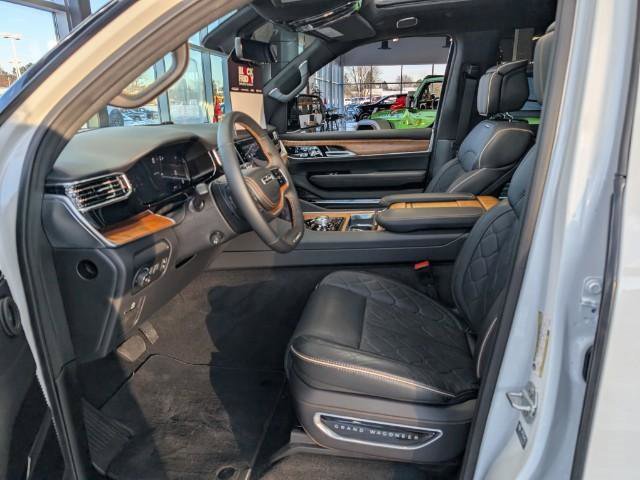 New 2025 Jeep Grand Wagoneer Series III w/ HD Trailer Tow Package image 8