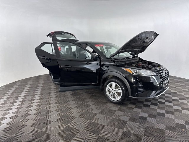 Used 2022 Nissan Kicks S image 12