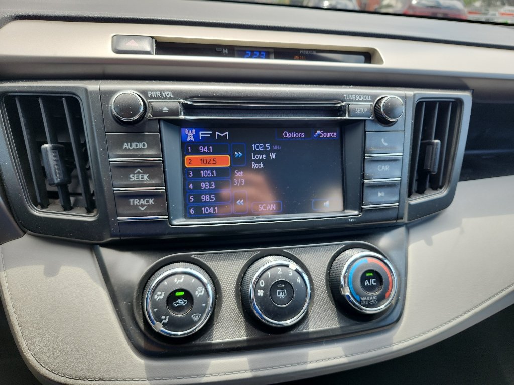 Used 2013 Toyota RAV4 LE FWD image 23