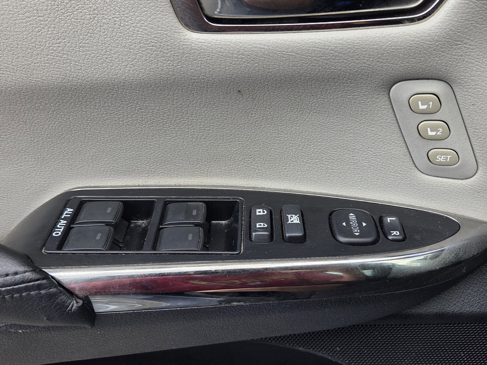 Used 2015 Toyota Avalon XLE Touring FWD image 13