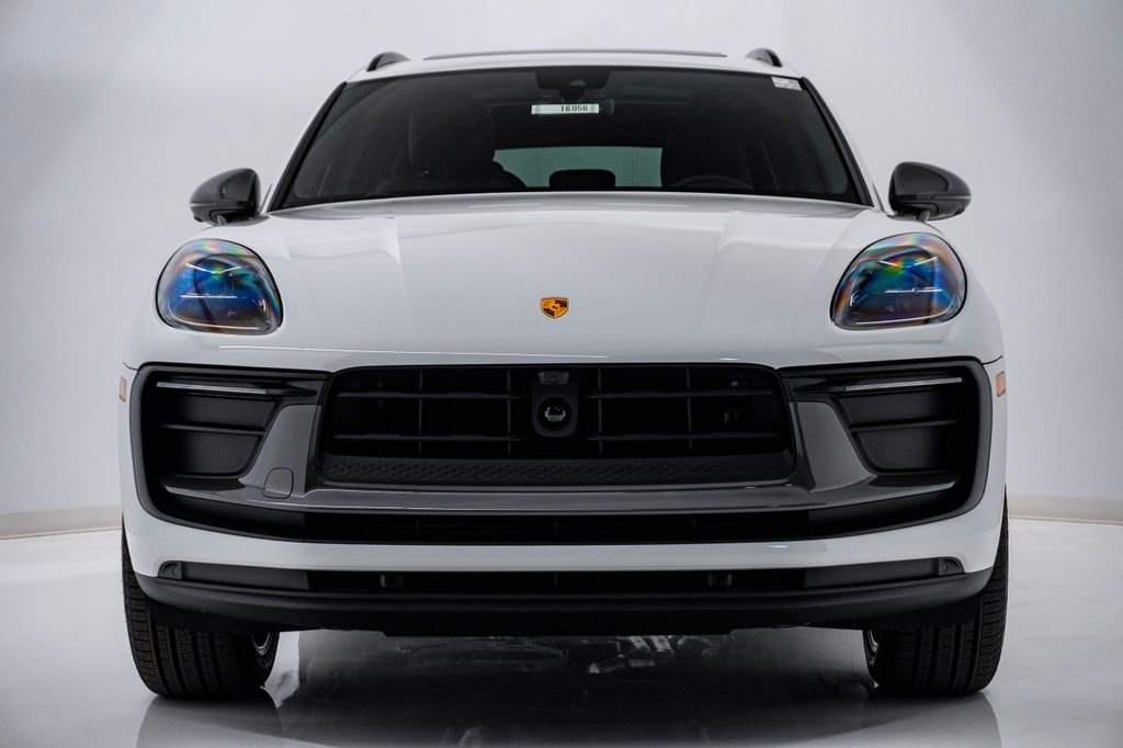 New 2026 Porsche Macan Turbo image 6