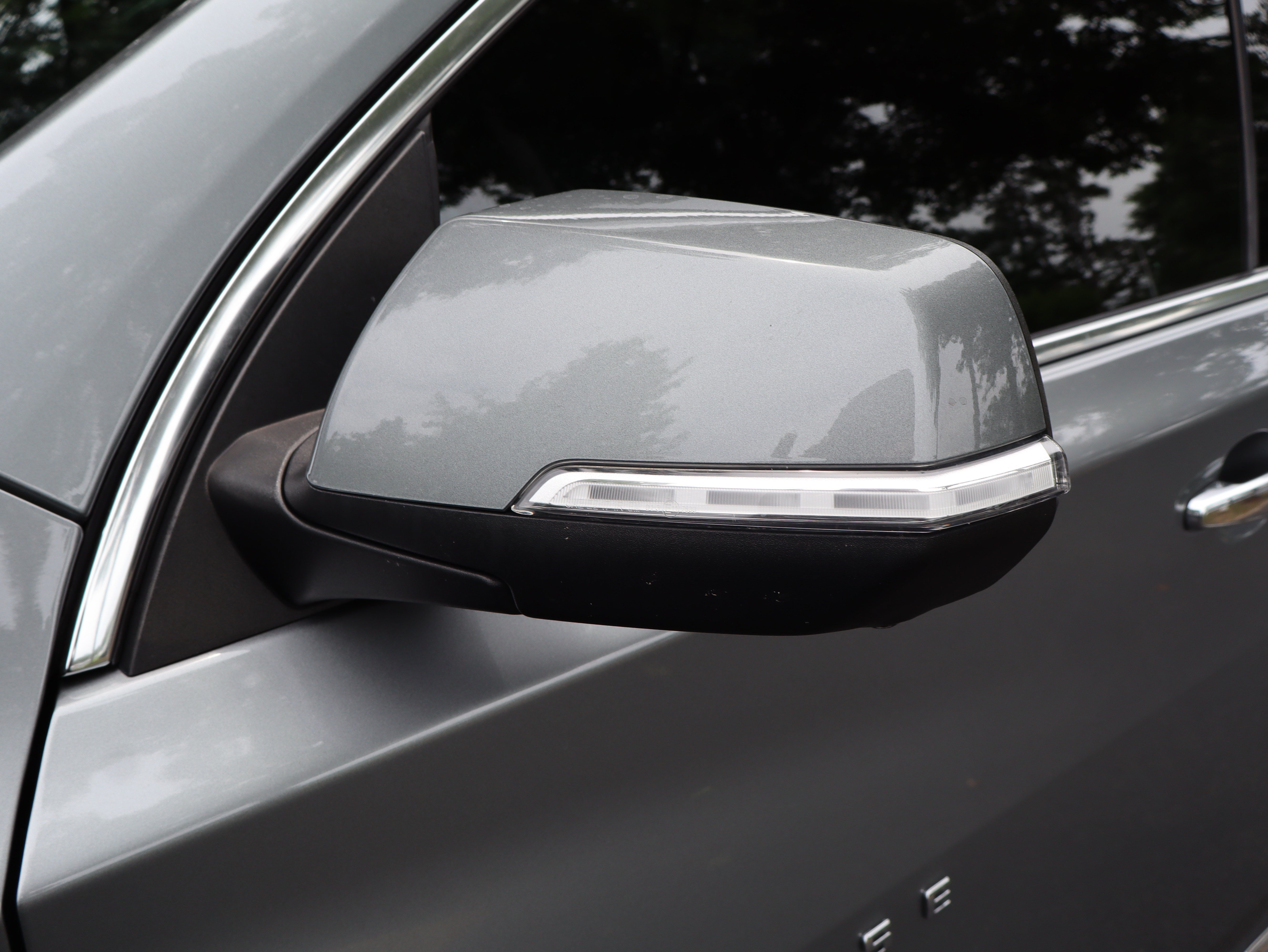 Used 2023 Chevrolet Traverse Premier FWD image 16