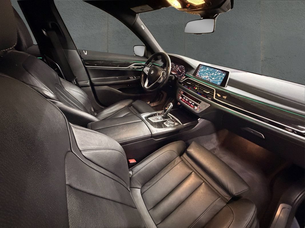 Used 2019 BMW 740i xDrive w/ M Sport Package AWD/4WD image 25