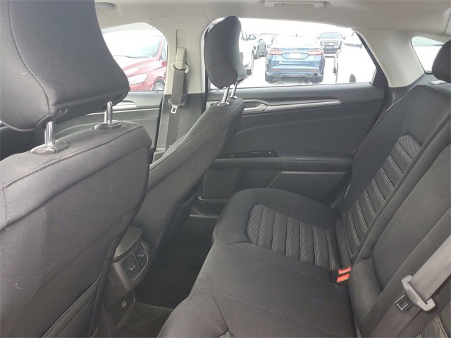 Used 2016 Ford Fusion SE image 8
