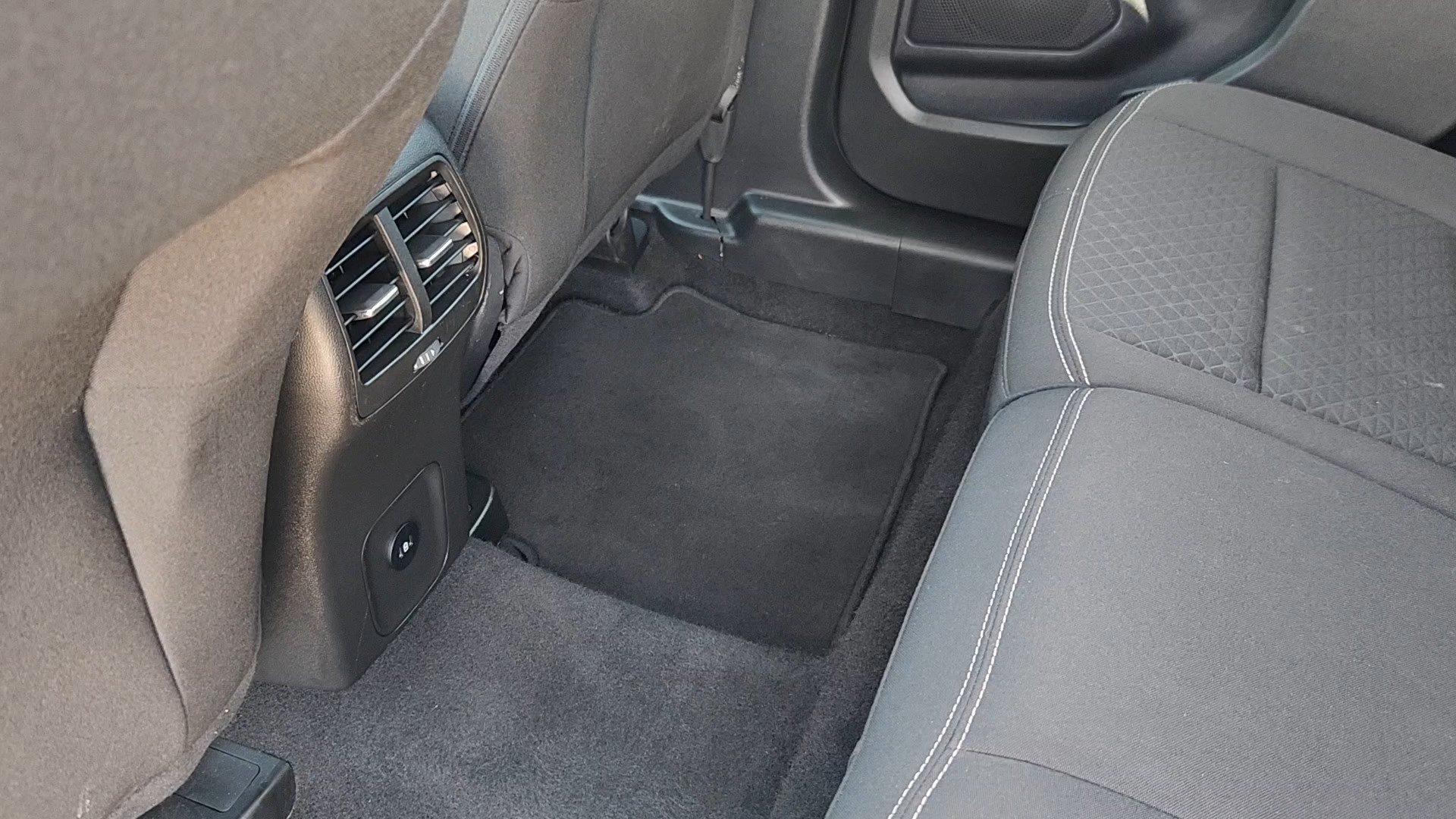Certified 2024 Ford Escape Active AWD/4WD image 32
