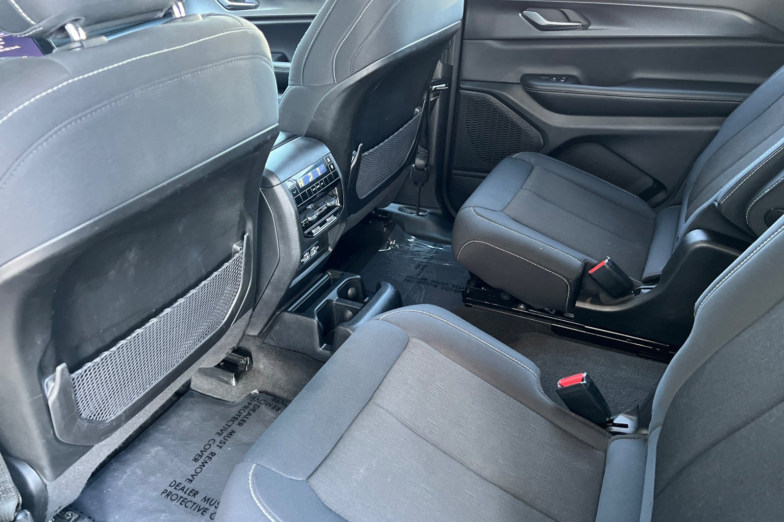 Used 2023 Jeep Grand Cherokee L Laredo image 9