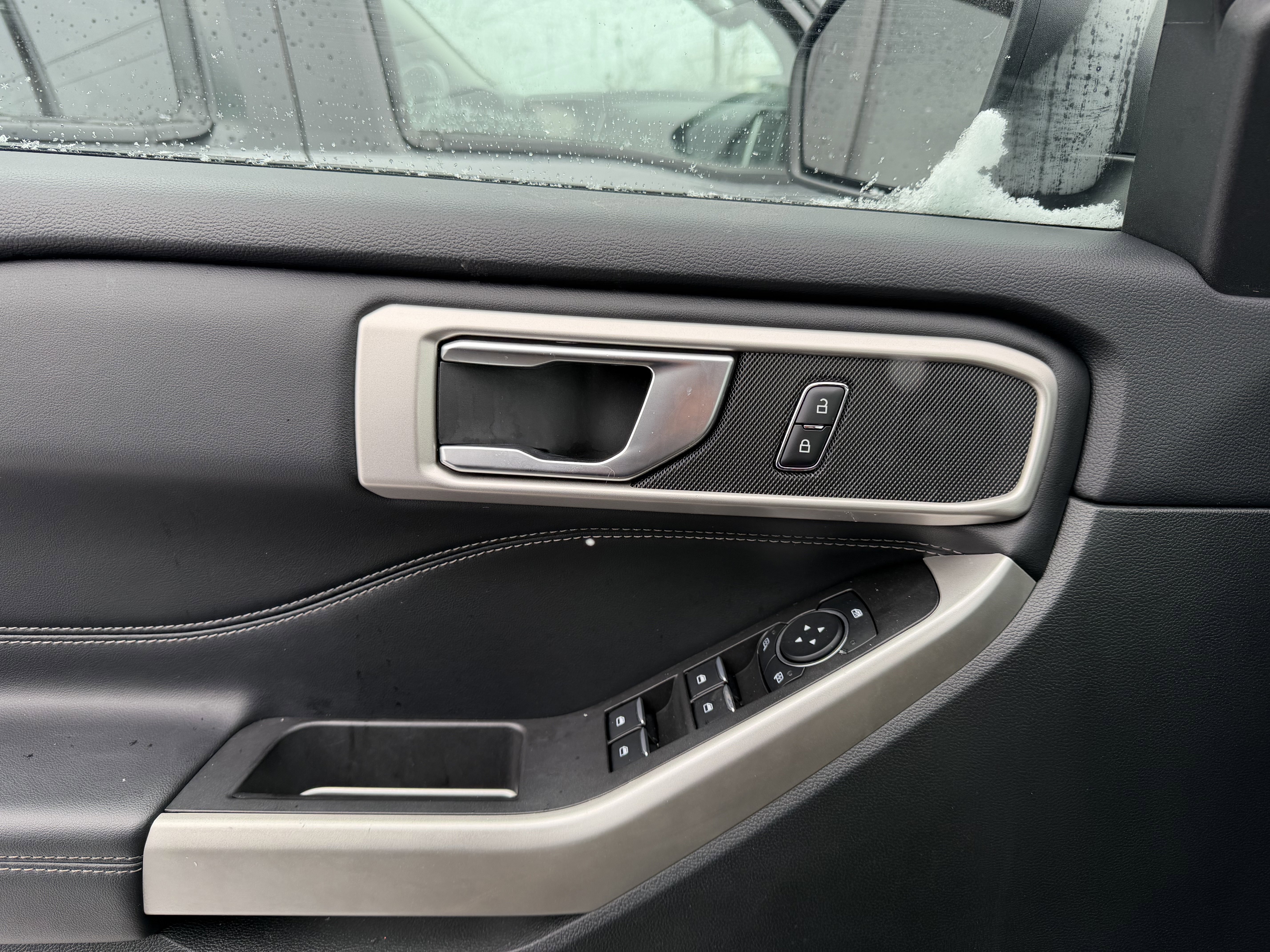 Used 2023 Ford Explorer XLT w/ Equipment Group 202A image 13