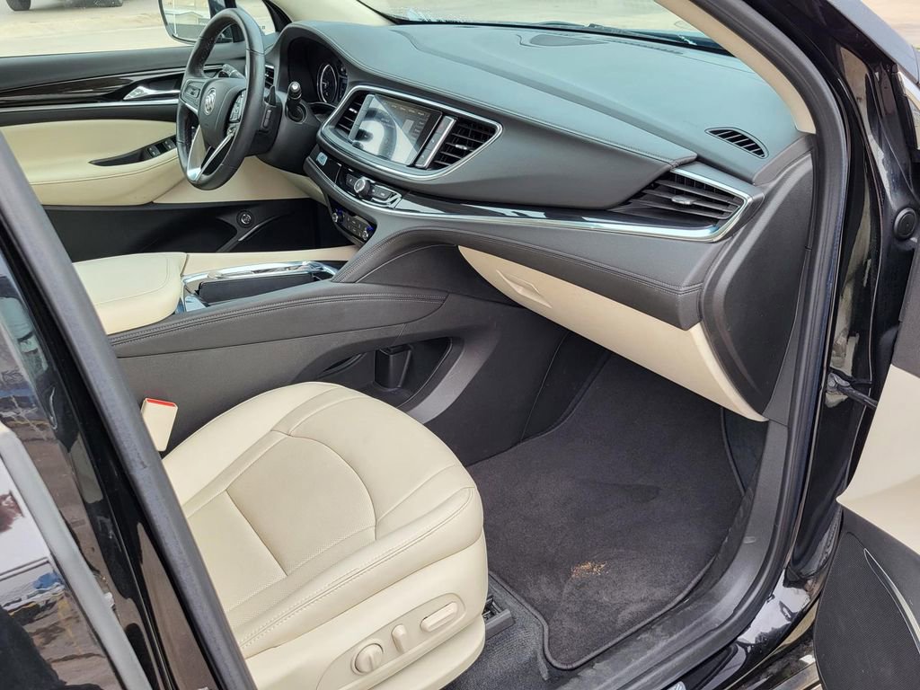 Used 2023 Buick Enclave Essence w/ Sport Touring Edition image 9