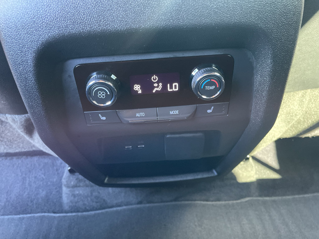 Used 2024 Chevrolet Traverse RS image 42