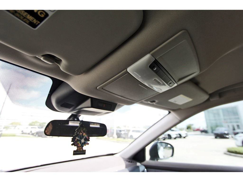 Used 2023 Nissan Rogue S image 16