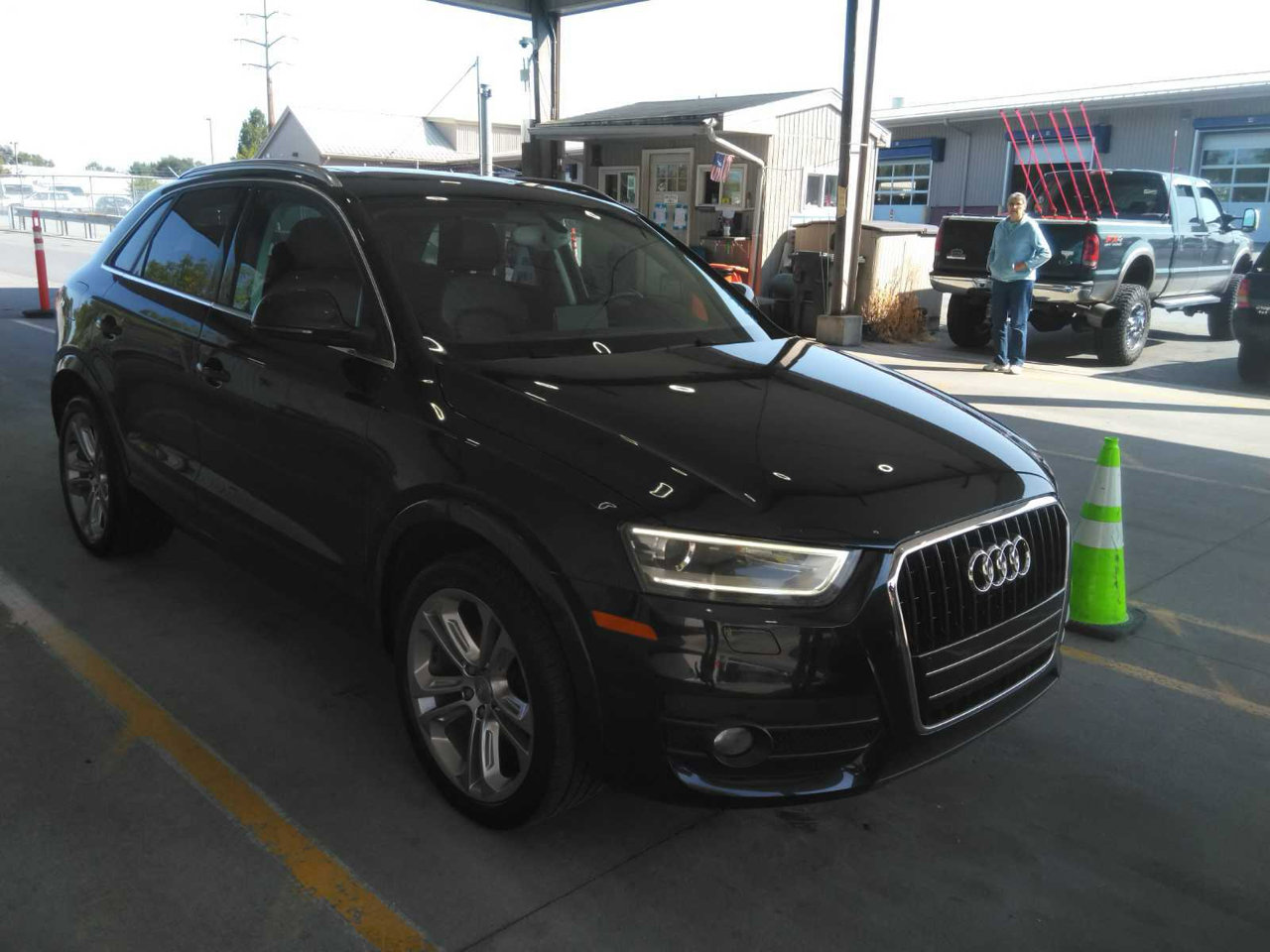 Used 2015 Audi Q3 2.0T Prestige w/ Prestige Package image 4