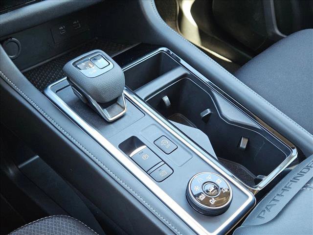 Used 2025 Nissan Pathfinder SV AWD/4WD image 12