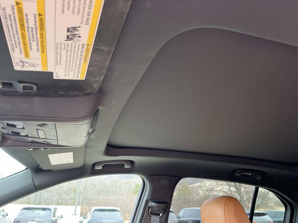 Used 2021 Cadillac XT4 Premium Luxury image 29