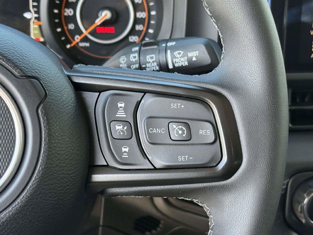 Used 2025 Jeep Wrangler Unlimited Rubicon w/ Safety Group AWD/4WD image 23