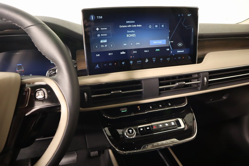 New 2025 Lincoln Corsair Reserve w/ Jet Appearance Package image 5