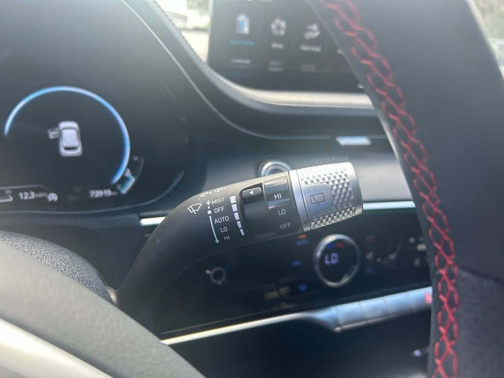 Used 2023 Genesis GV70 2.5T w/ Sport Prestige Package image 22