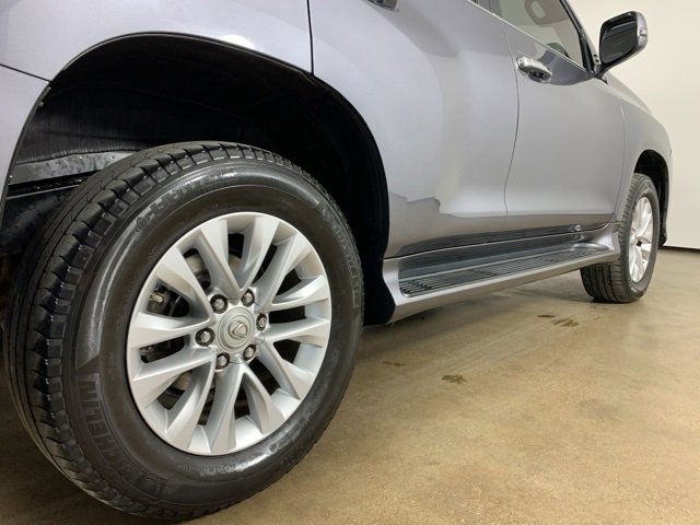 Used 2023 Lexus GX 460 Premium w/ Premium Package image 9