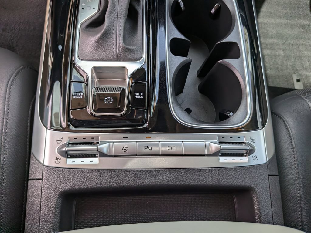 Certified 2024 Kia Carnival SX Prestige FWD image 28
