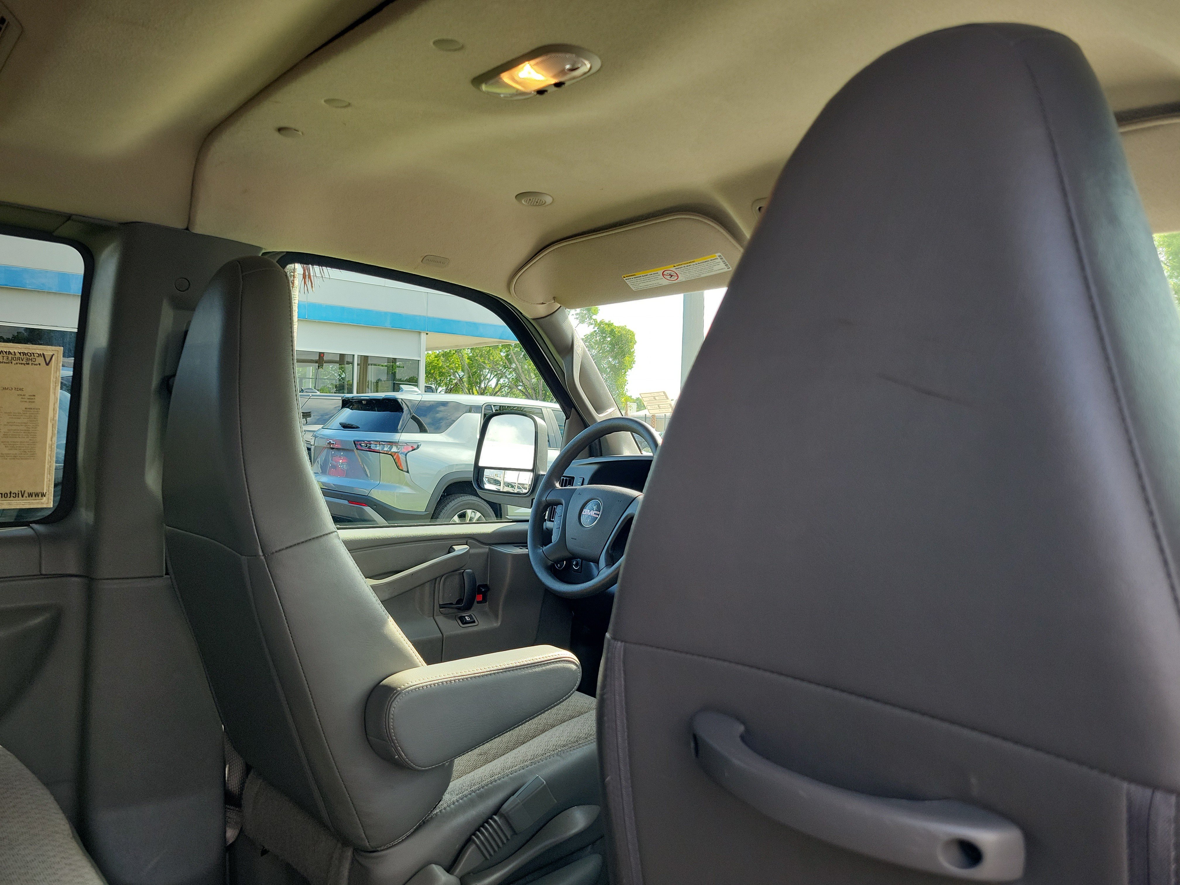 Used 2025 GMC Savana 3500 LT w/ LT Preferred Equipment Group RWD image 10
