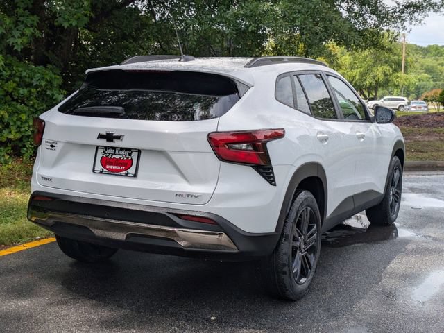 New 2026 Chevrolet Trax ACTIV w/ Sunroof Package FWD image 2