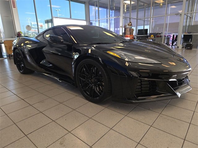 Used 2025 Chevrolet Corvette Z06 w/ Battery Protection Package image 2