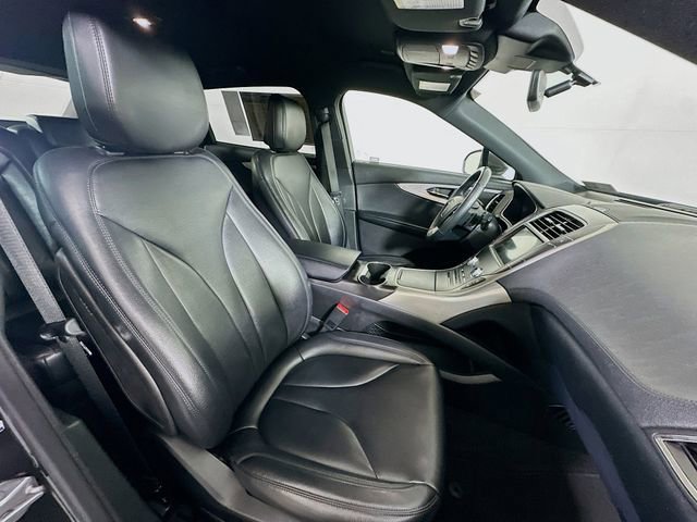 Used 2020 Lincoln Nautilus Premier image 28