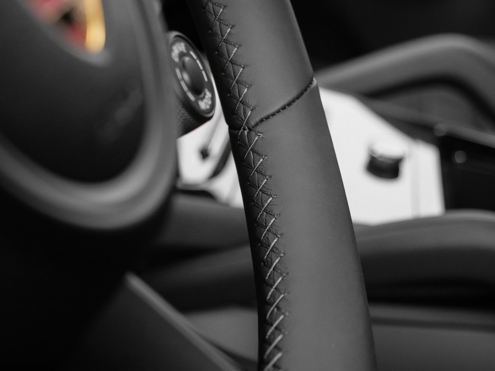 Used 2024 Porsche Cayenne Coupe image 33