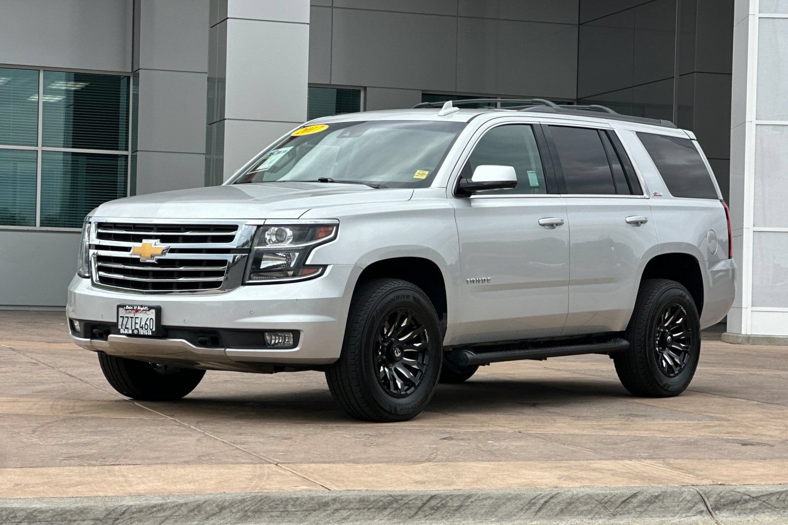 Used 2017 Chevrolet Tahoe LT w/ Luxury Package AWD/4WD image 8