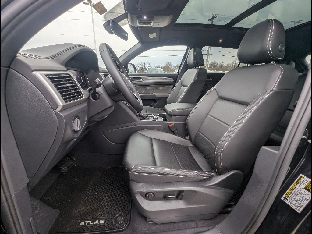Used 2023 Volkswagen Atlas Cross Sport SE image 19