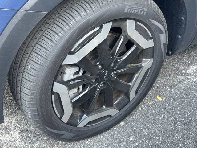 Used 2025 Kia Telluride EX FWD image 11