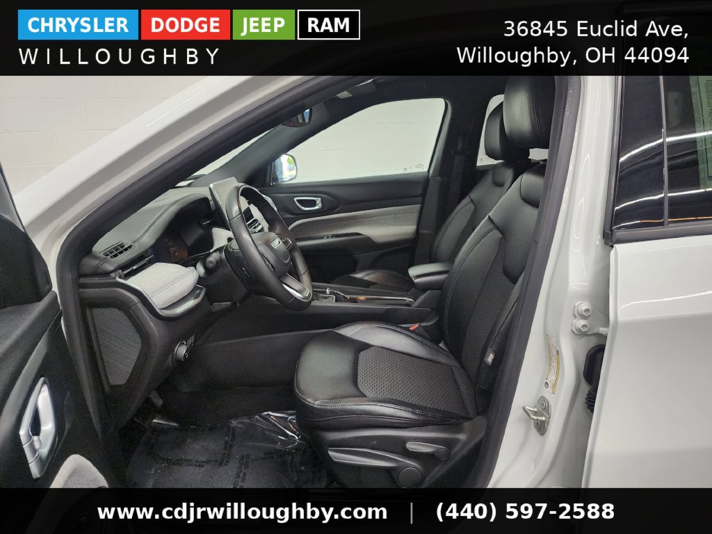 Used 2024 Jeep Compass Latitude AWD/4WD image 14