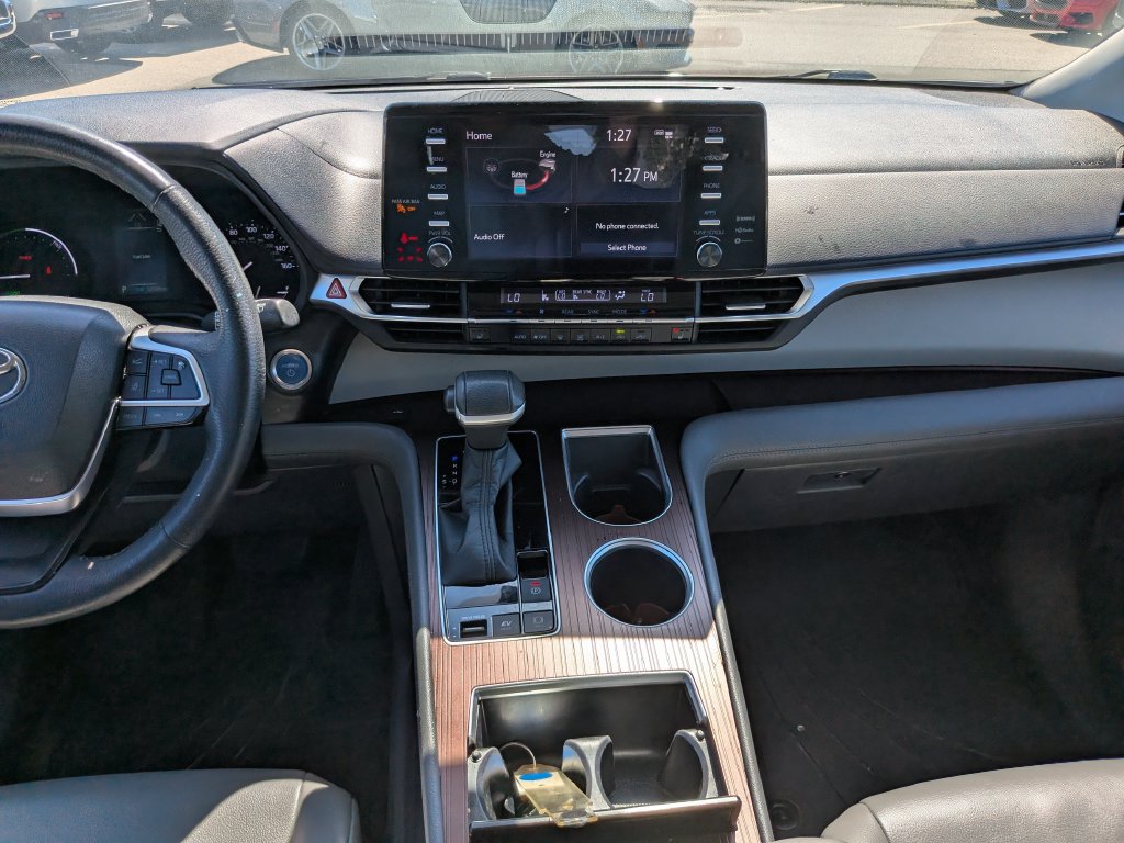 Used 2022 Toyota Sienna XLE FWD image 18