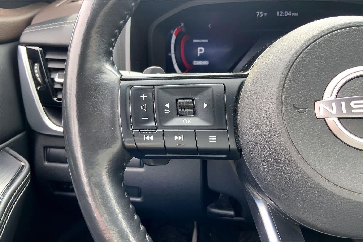 Used 2022 Nissan Rogue Platinum w/ Head-Up Display Package FWD image 24