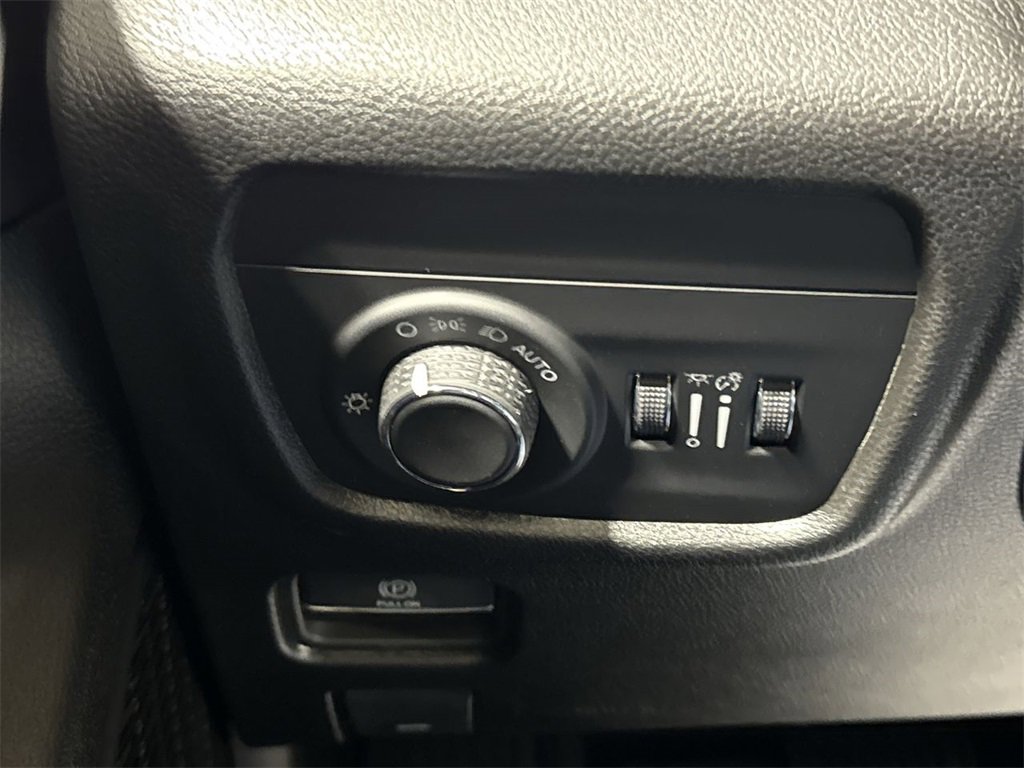 New 2025 Jeep Grand Cherokee Laredo X w/ Luxury Tech Group I image 18