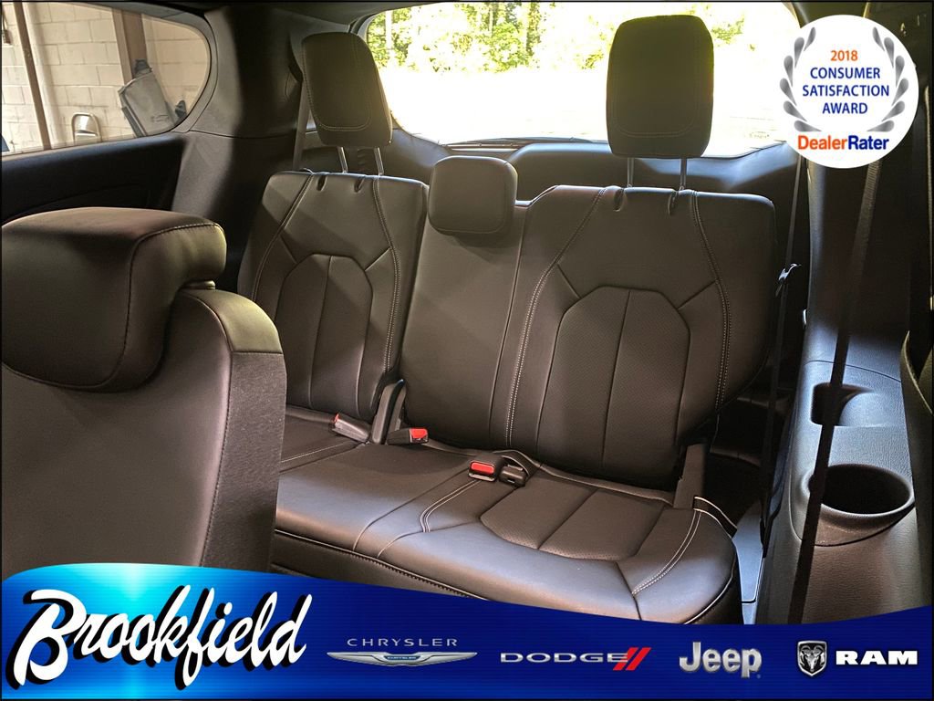 New 2026 Chrysler Pacifica Select image 15