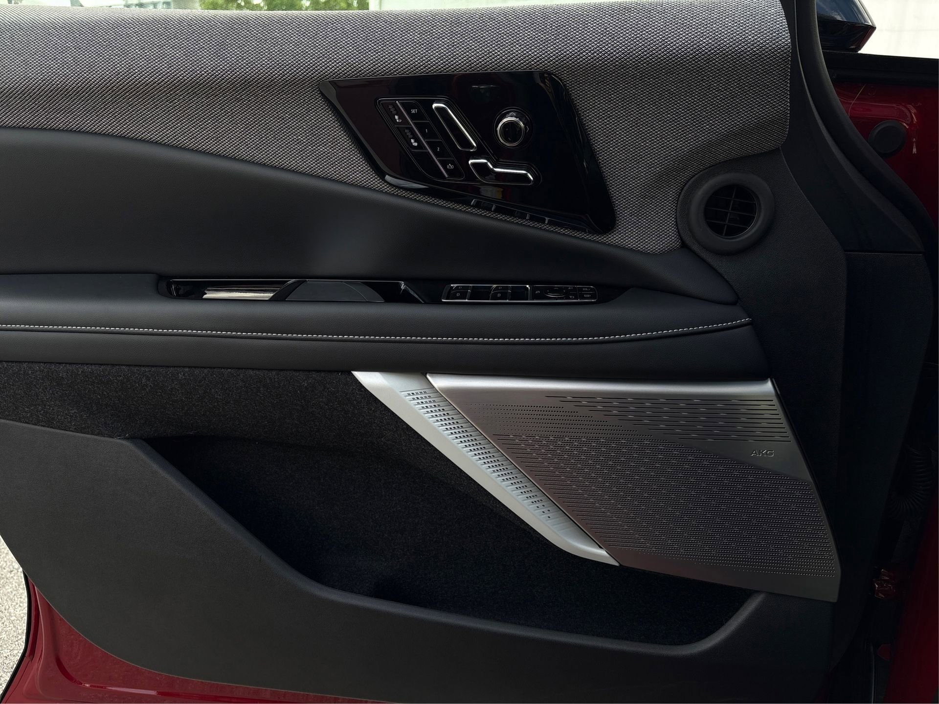 New 2025 Cadillac Optiq Sport 1 w/ LPO, Floor Liner Package image 21