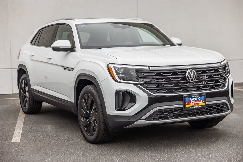 New 2026 Volkswagen Atlas Cross Sport SE image 1