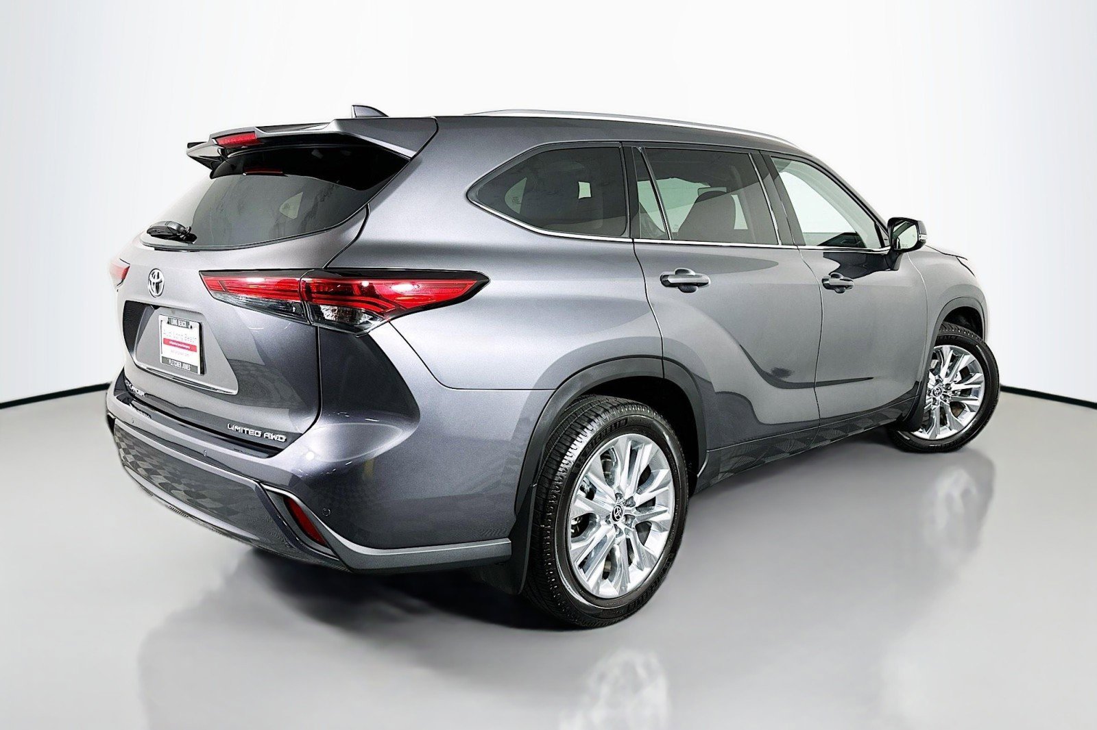Used 2023 Toyota Highlander Limited image 15