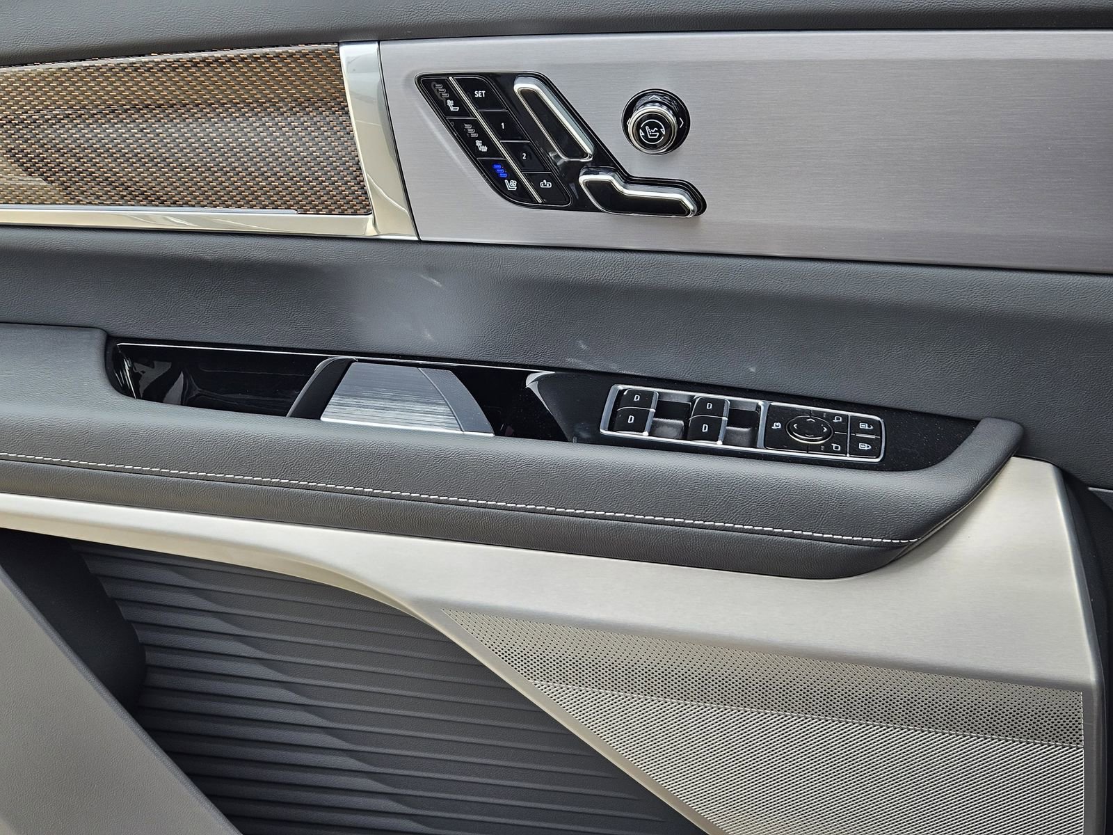 New 2026 Cadillac Vistiq Luxury AWD/4WD image 23