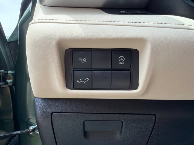 Used 2023 Toyota Highlander XLE AWD/4WD image 27